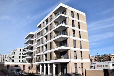 Bremerhaven - Mitte // 2,5 Zimmer-Mietwohnung in gehobenem Standard mit Balkon und Wasserblick