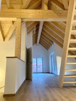 Neubau: Traumhafte Maisonette-Wohnung mit viel Holzflair