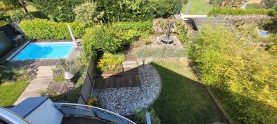 Außergewöhnliche großzügige familienfreundliche Doppelhaushälfte mit Garten in Kelkheim-Münster