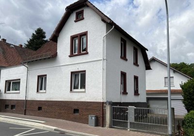 Wohnhaus mit 2 vermieteten Wohnungen und Garten in zentraler Lage von Ober-Ramstadt-Modau