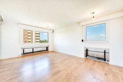 +++ West-Balkon & Fernblick - Am Wald & U-Bahn - inklusive TG-Stpl. - modernisierungsbedürftig +++
