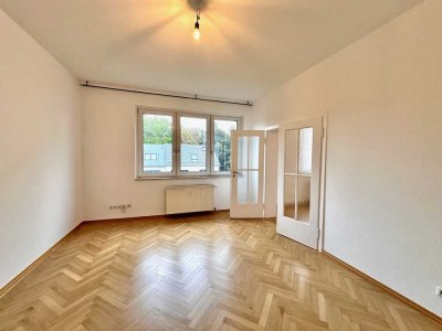 Nahe Bockenheimer Warte und Westend: 4 Zimmer, Balkon, Küche, frei ab sofort