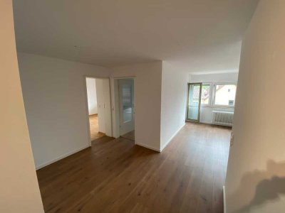 Moderne 2,5-Zimmer-Wohnung mit Balkon, Einbauküche & Stellplatz in zentraler Lage von Göppingen