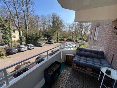 Schöne 2 Zimmer Wohnung mit Balkon und EBK sucht Nachmieter!