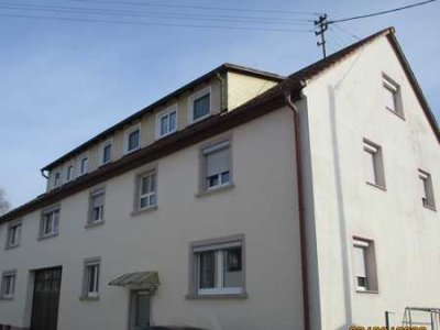 Donaueschingen-Allmendshofen
klasse Schnitt/
2-Zimmer-Altbauwohnung 
-Dachgeschoss-