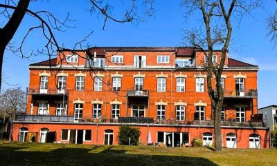 Wunderschöne Kapitalanlage mit historischem Wert – Helle 2-Zimmer-Wohnung in den Britzer Parkvillen