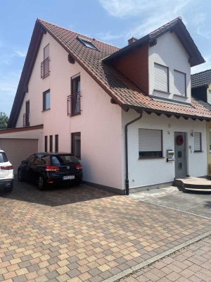 Geschmackvolle DHH in Altlußheim