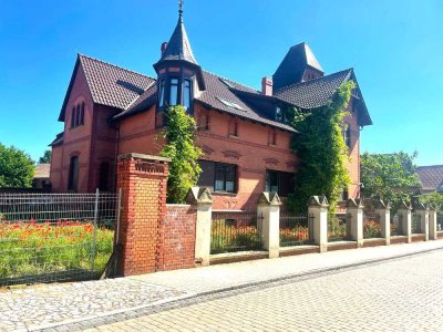 MAJESTÄTISCHES ANWESEN MIT ZEITLOSER ELEGANZ