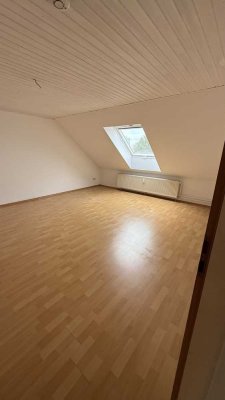 Geschmackvolle 2-Raum-Dachgeschosswohnung mit gehobener Innenausstattung in Kiel