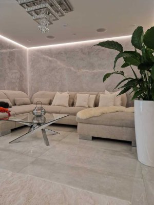 2100 € - 135 m² - 5.0 Zi.