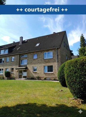 Erdgeschoss - Eigentumswohnung (65m2)  mit grünem Garten **** courtagefrei **** inkl. grosser GARAGE