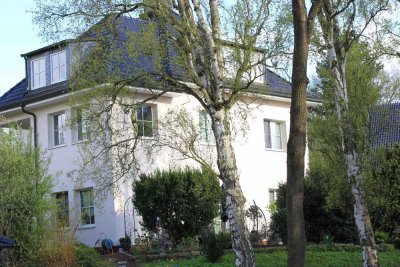 Modernes Wohnen in stilvollem Ambiente: Besonders hübsche Villenetage in Frohnau