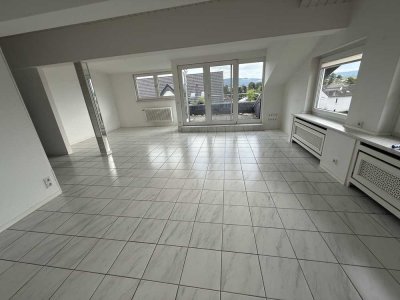 großzügiges 3-Zimmer-Dachstudio in Wehrheim-direkt!
