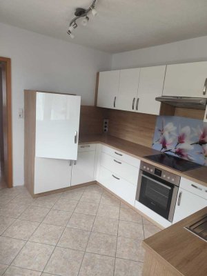 Charmante Doppelhaushälfte mit Einliegerwohnung in idyllischer Lage