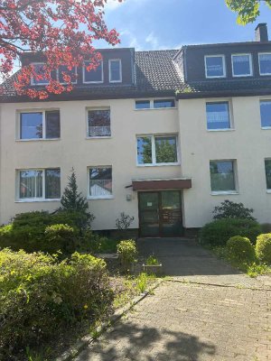 Kleine Wohnung im Untergeschoss eines Mehrfamilienhauses