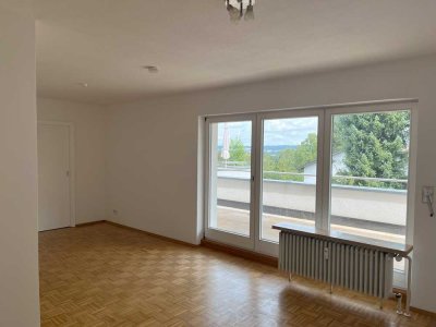 Stilvolle 3,5-Raum-Terrassenwohnung mit EBK in Berg