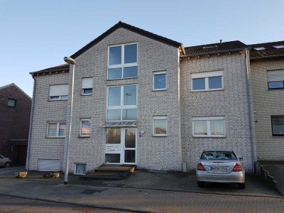 Helle 2-Zimmer-DG-Wohnung mit Einbauküche in Bedburg-Kaster