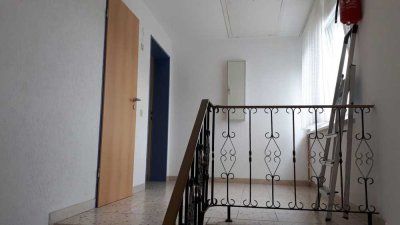 Gepflegte 4-Zimmer-Wohnung mit EBK in Fuchsstraße, Altlay