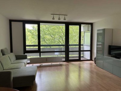 Stilvolle 3-Zimmer-Wohnung mit Einbauküche in Köln Weiden