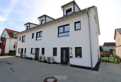 Familienfreundliches KfW-55-Reihenhaus in Tegernheim mit Photovoltaik und sonniger Südterrasse