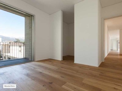 Provisionsfrei Etagenwohnung in 52222 Stolberg, Hastenrather Str.