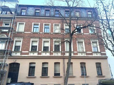 Kapitalanlage! 2-Zimmer-Altbauwohnung mit historischem Charme in Top-Lage