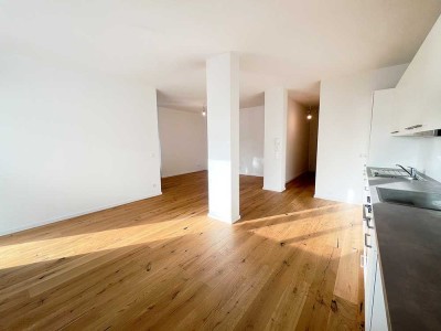 Wie neu, nur besser – Kernsanierte 2,5 Zi. EG-Whg. mit modernen Details!