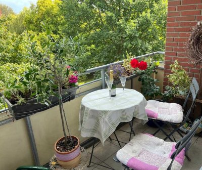 In Strandnähe: Exklusive 1-Raum-Wohnung mit Balkon und Einbauküche in Altenholz