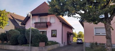 Ruhiges Einfamilienhaus mit großzügigem Grundstück und weiterer Baumöglichkeiten