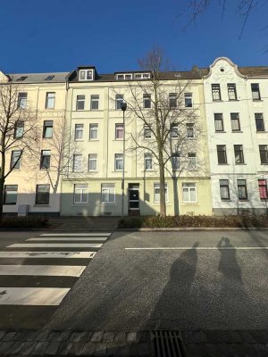 Modernisierte 2-Zimmer-Whg. mit Balkon in Bremerhaven-Geestemünde, zentral, neu und sofort verfügbar