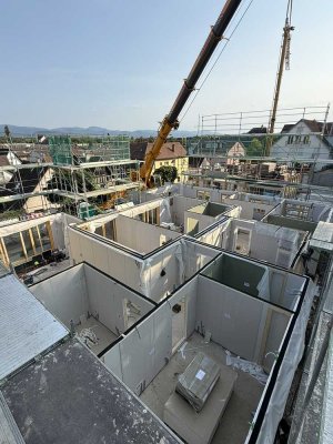 -- Neubauwohnung Dachgeschoß -- Fernblick -- Besichtigung ab 01.09. möglich