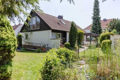 Hofheim-Marxheim: Charmantes, sanierungsbedürftiges
Einfamilienhaus mit großem Garten!