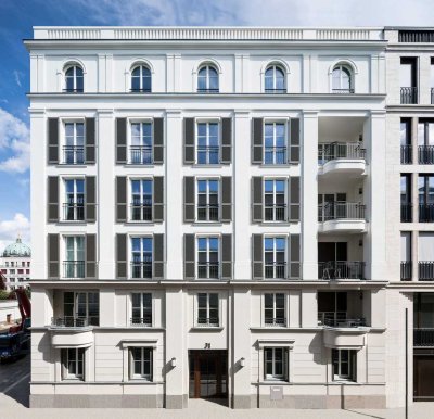 Grandiose 2-Zimmer Wohnung in AAA-Bestlage, Belle Etage eines Neubau-Stadtpalais
