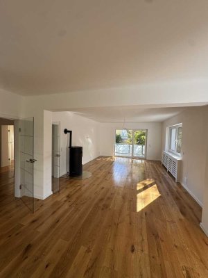 Erstbezug nach Sanierung: 3 Zimmer Wohnung mit Balkon im Briller Viertel