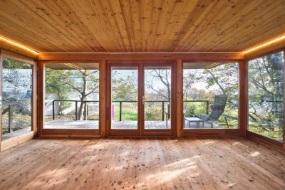 Raus aus der Stadt - das Landleben genießen in einem ebenerdigen Anwesen mit 132m² und weiteren 70m² Wohnfläche im Baum- und Gästehaus!