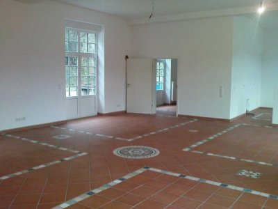 Sehr schöne Loftwohnung mit großem Balkon, 2 Stellplätze