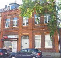 SANIERTE 3 ZI. ALTBAUWOHNUNG, 1.OG, 3 FAM.- HAUS,  EIGENE HOFTERRASSE. RTG.- MITTE