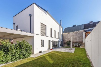 Modern und durchdacht! Familienhaus mit privatem Stadtgarten | 5 Zimmer | 2 Autostellplätze | Voll unterkellert