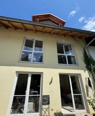 Ihr neues Familienparadies in Traubing – Stylisches Reihenmittelhaus am Starnberger See