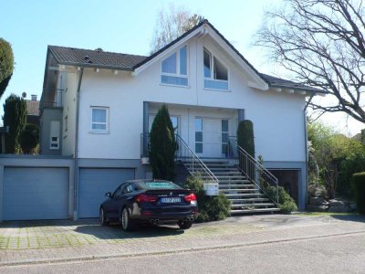 Gemütliche DHH mit Doppelgarage