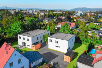 DOPPELHAUSHÄLFTE IM ERSTBEZUG IN RUHIGER SIEDLUNGSLAGE MIT GUTER ANBINDUNG
