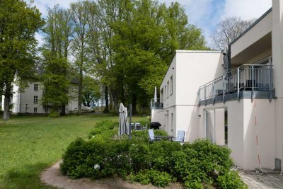 Rollstuhlgerechtes Refugium im Schloßpark des "Jagdschloss zu Hohen Niendorf"  zum sofortigen Bezug