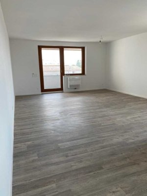 Moderne 3-Zimmerwohnung mit EBK und TG-Stellplatz.