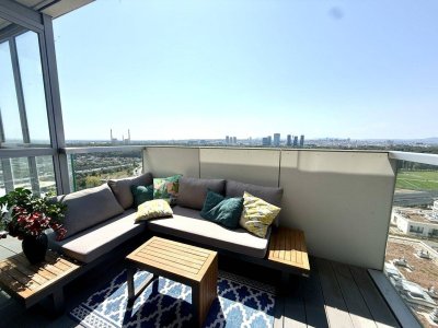 LUXURIÖSE STADTWOHNUNG - Panorama-Blick - Perfekte Infrastruktur - 16. Liftstock - ca. 91m² gew. NFL - 3 Zimmer - ca. 24m² Balkon/Terr. - Premium Ausstattung - U-Bahn