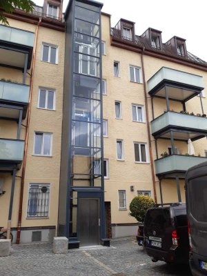 Attraktive 4 Zi. Whg. + Wohnküche, Balkon zum Innenhof, Nähe MVV U2