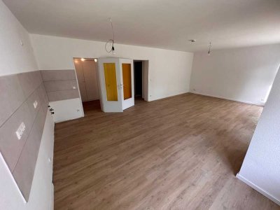 Frisch saniert: Moderne 3,5-Zimmer-Erdgeschosswohnung mit offener Wohnküche – bezugsfertig ab 01.01.