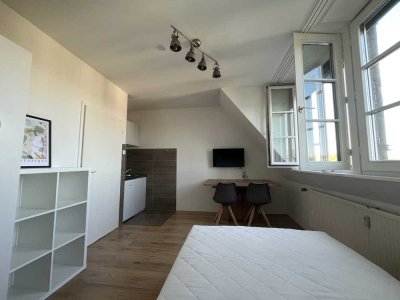 � Charmantes 1-Zimmer-Apartment im Denkmalgebäude – voll möbliert – zentrale Lage in Wiesbaden