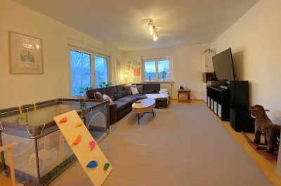 Charmante 3-Zimmer-Wohnung mit Ausblick, Balkon, Garage inkl. moderner Einbauküche