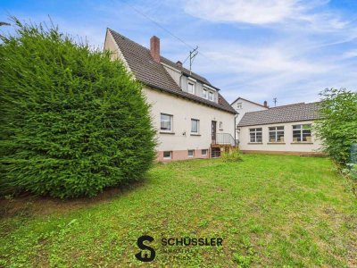 Charmantes Einfamilienhaus mit großer Garage und viel Potenzial in bester Lage in Kirchheim u. Teck