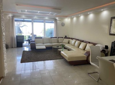 Schönes und neuwertiges 5-Zimmer-Reihenhaus mit luxuriöser Innenausstattung in Köln Meschenich